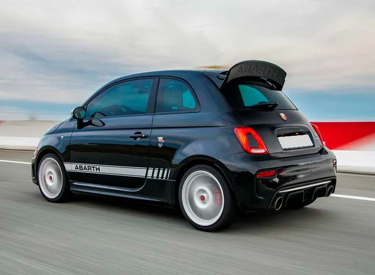renting-abarth-695-5-3.webp