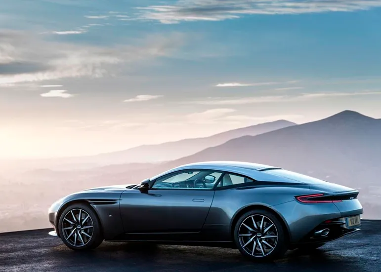 renting-aston-martin-db-11-particulares-barato-4-3.webp