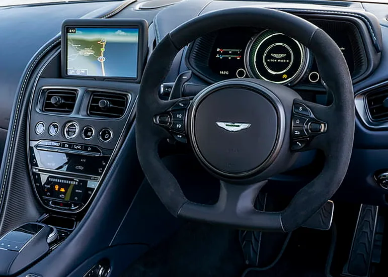 renting-aston-martin-db-11-particulares-barato-7-3.webp
