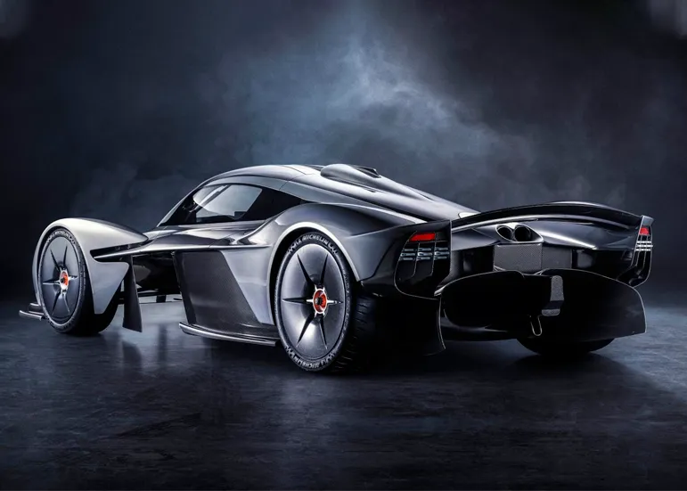 renting-aston-martin-valkyrie-particulares-9-3.webp