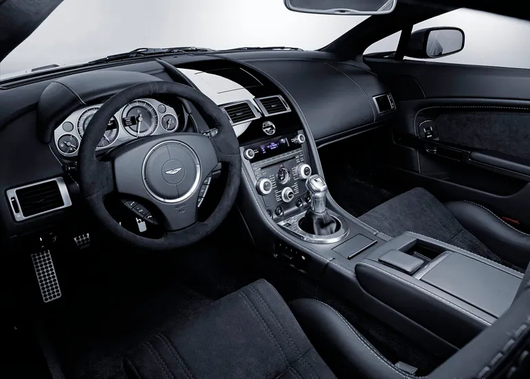 renting-aston-martin-vantage-particulares-9-3.webp