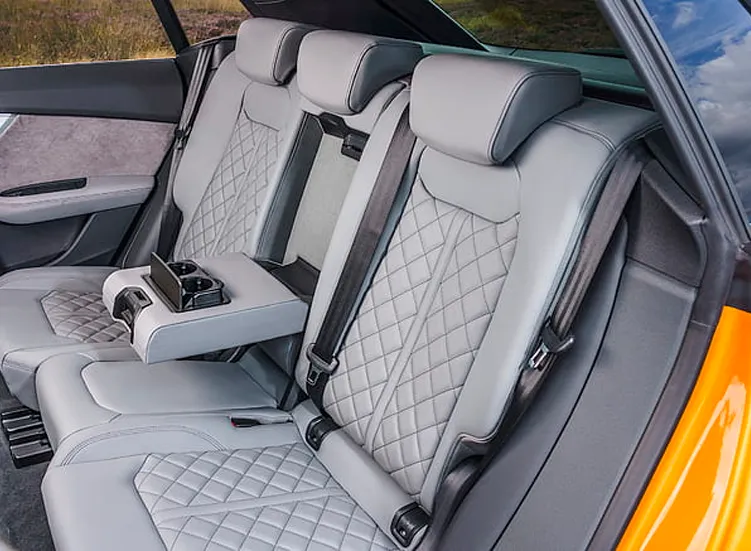 renting-audi-q8-6-3.webp