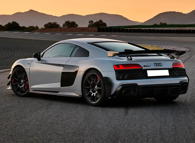 renting-audi-r8-2-3.webp