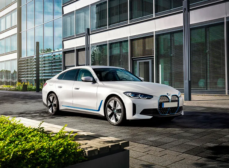 renting-bmw-i4-1-3.webp