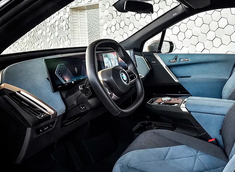 renting-bmw-ix-7-3.webp
