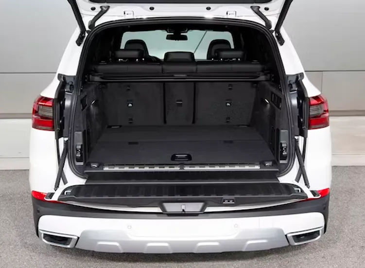 renting-bmw-x5-8-3.webp