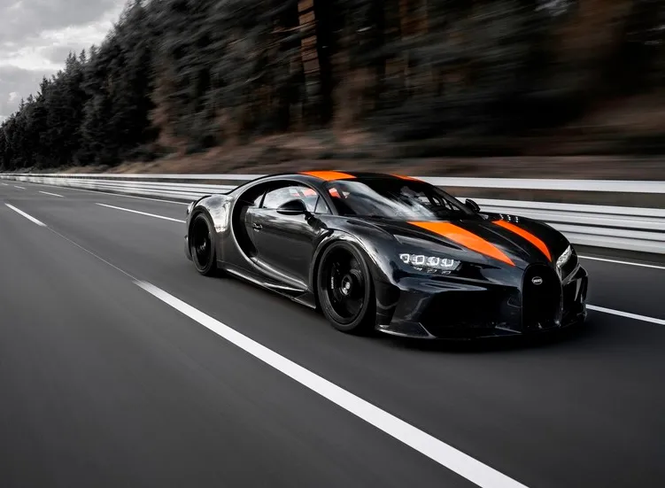 renting-bugatti-chiron-2-3.webp