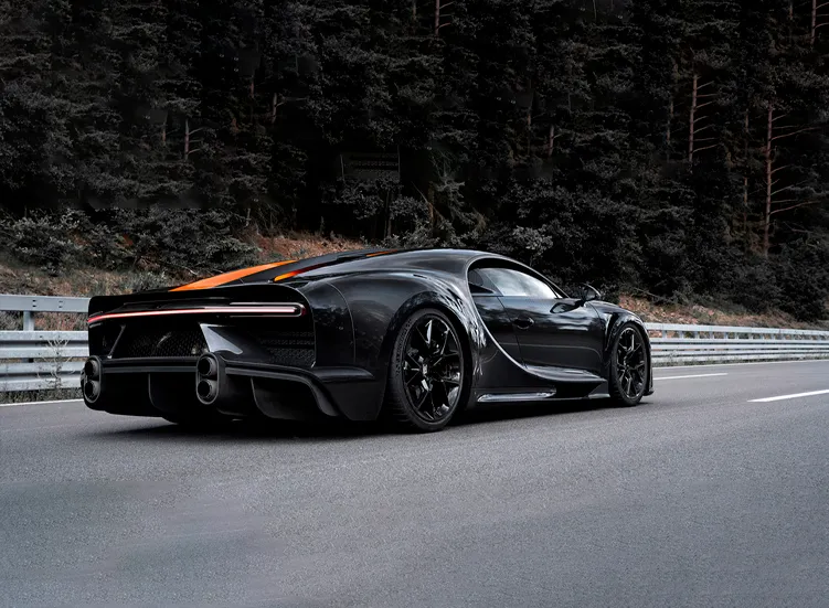 renting-bugatti-chiron-4-3.webp