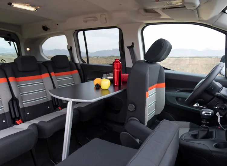 renting-citroen-berlingo-5-7.webp