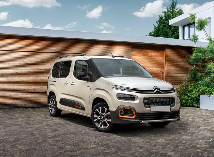 renting-citroen-berlingo-7-7.webp