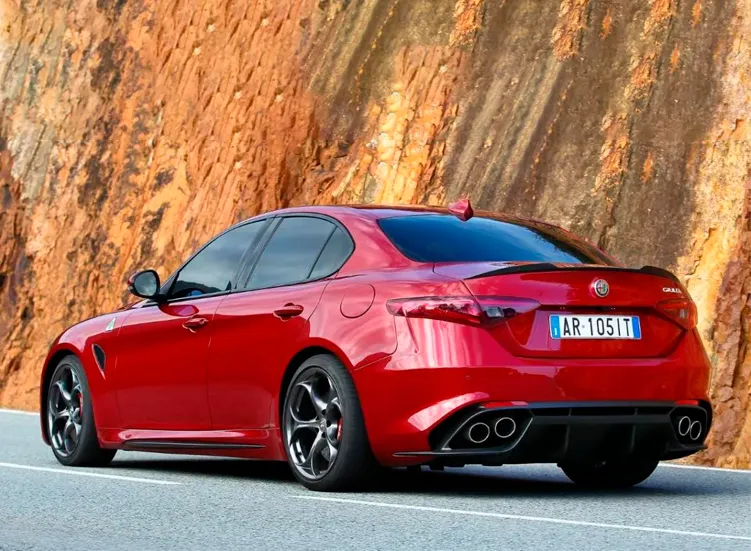 renting-del-alfa-romeo-giulia-para-particulares-barato-2-3.webp