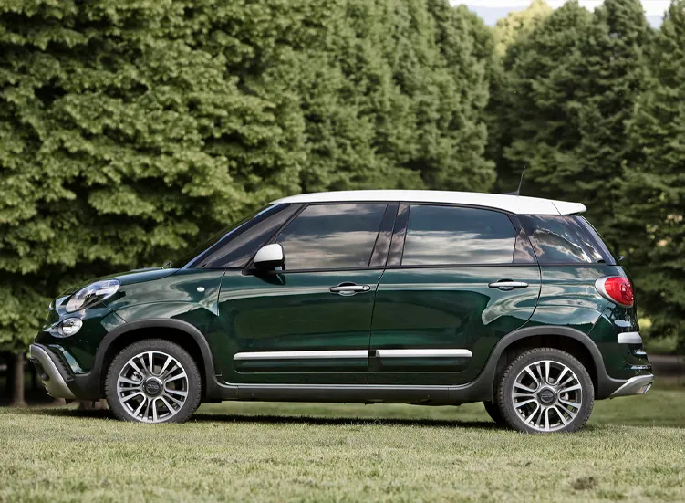 renting-fiat-500-l-2-3.webp