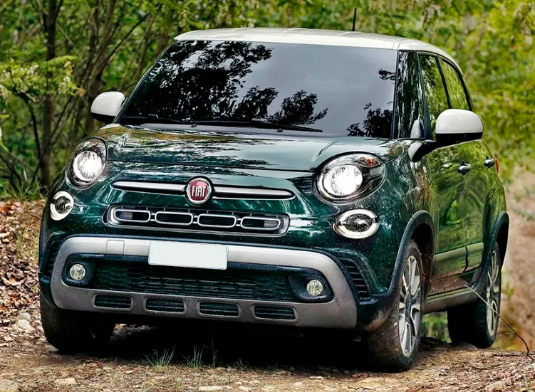 renting-fiat-500-l-4-3.webp