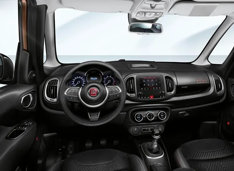 renting-fiat-500-l-7-3.webp