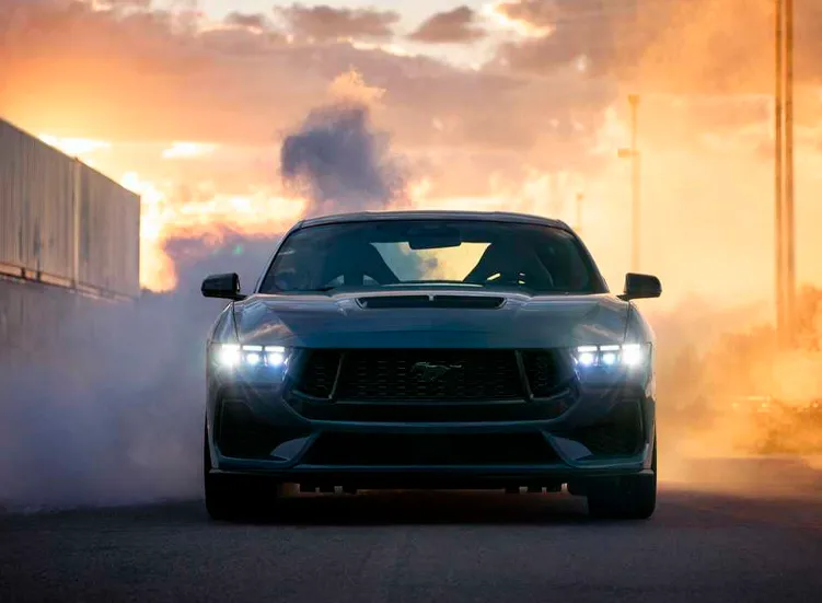 renting-ford-mustang-2-3.webp