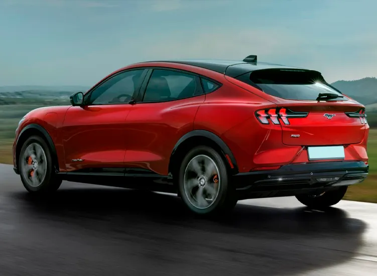 renting-ford-mustang-electrico-7-3.webp