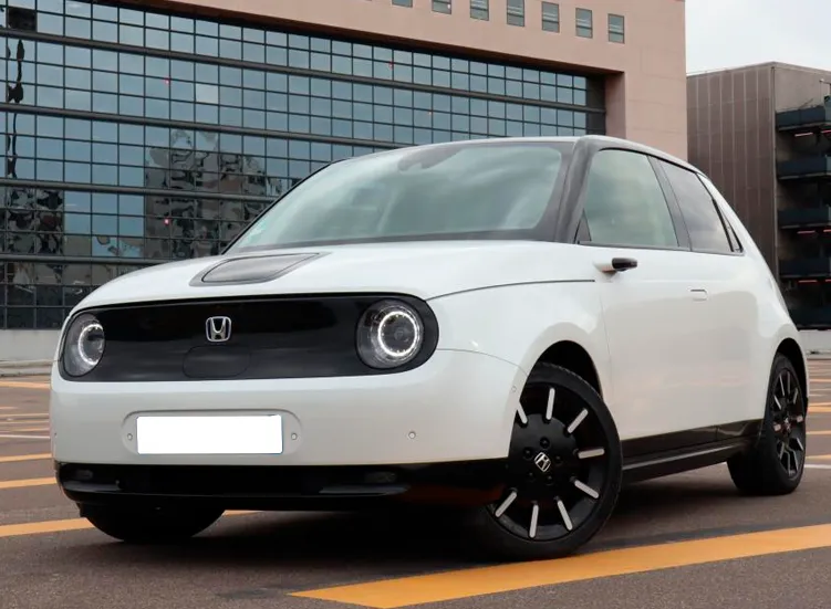 renting-honda-e-100-kw-7-3.webp