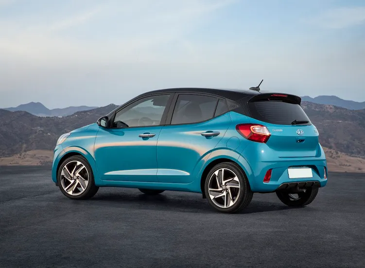 renting-hyundai-i10-3-4.webp