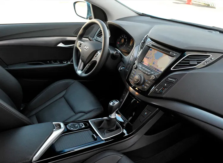 renting-hyundai-i40-7-3.webp