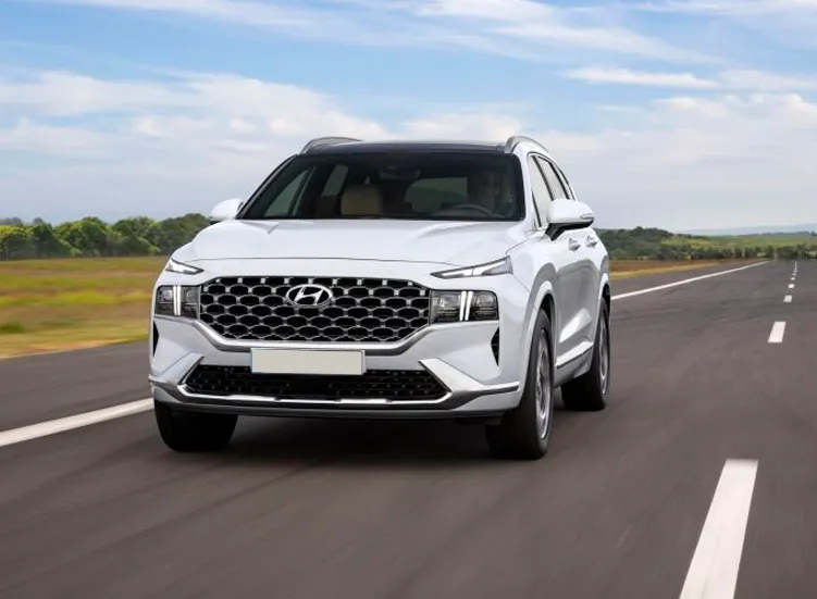 renting-hyundai-santa-fe-3-3.webp