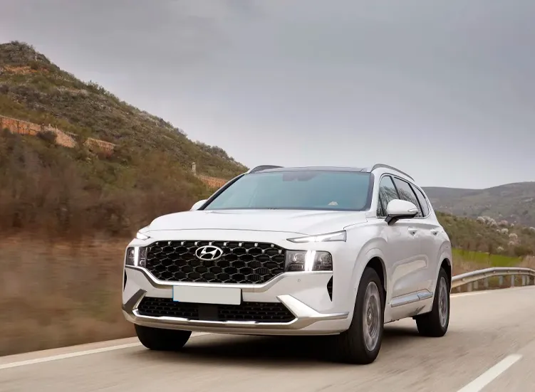 renting-hyundai-santa-fe-7-3.webp