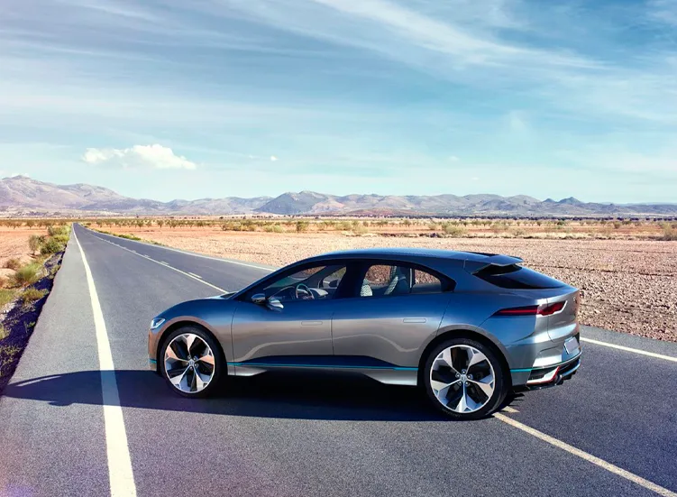 renting-jaguar-i-pace-3-3.webp