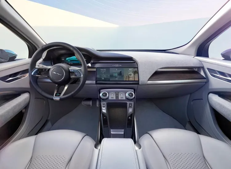 renting-jaguar-i-pace-5-3.webp