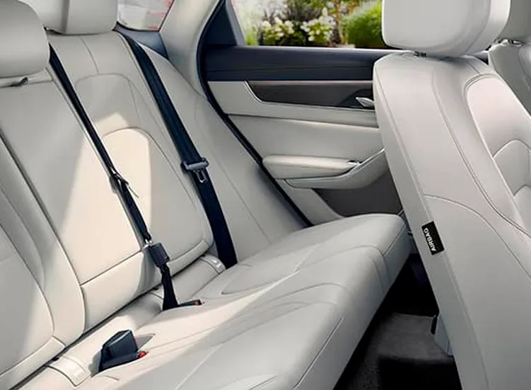 renting-jaguar-xf-5-3.webp