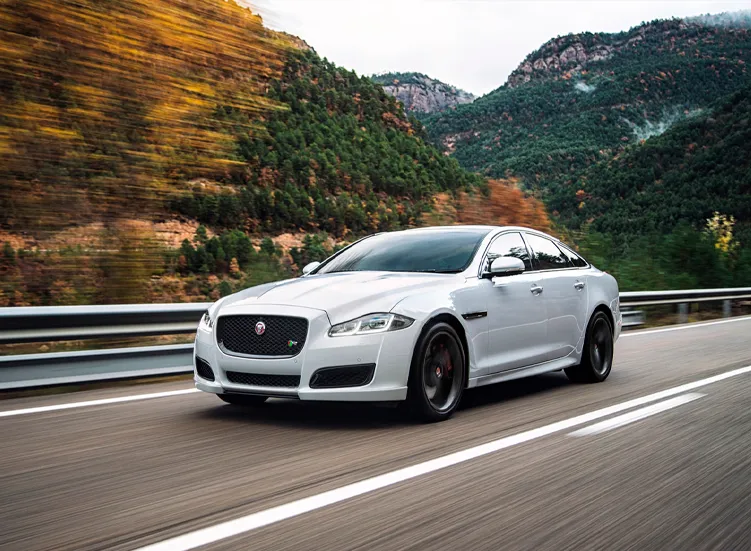 renting-jaguar-xj-1-3.webp