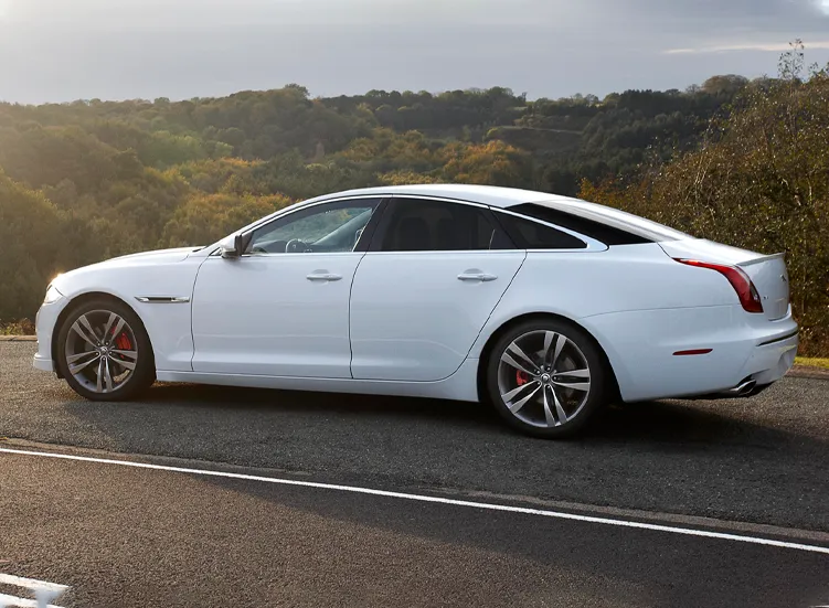 renting-jaguar-xj-3-3.webp