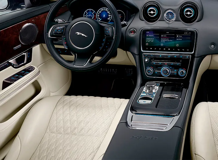 renting-jaguar-xj-4-3.webp
