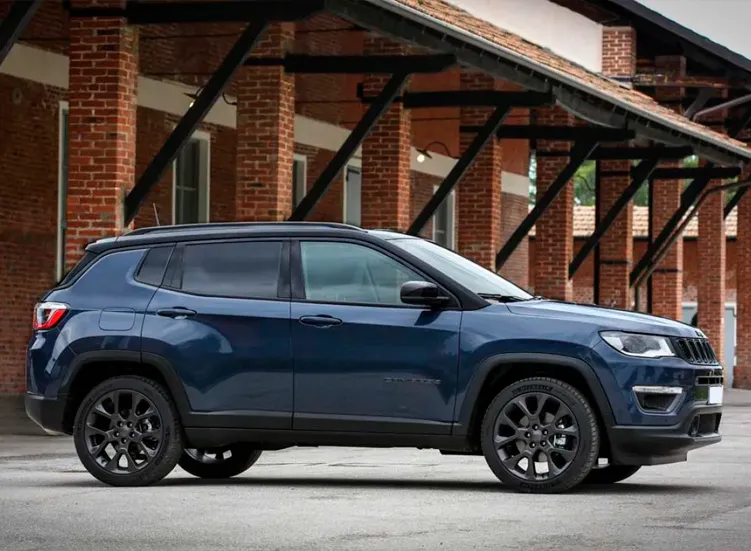 renting-jeep-compass-4-3.webp