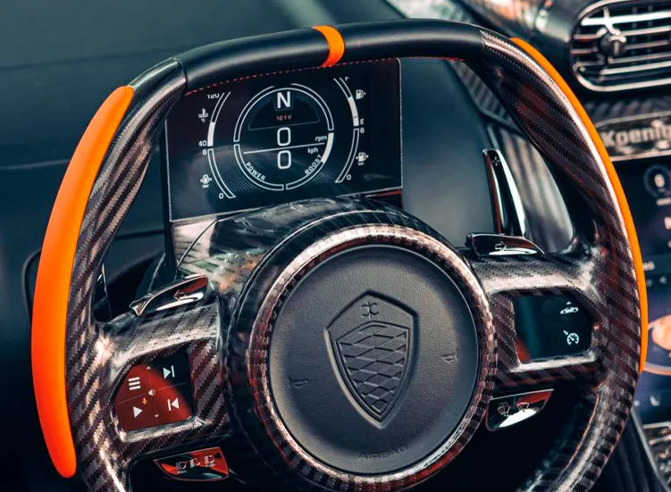 renting-koenigsegg-jesko-7-3.webp