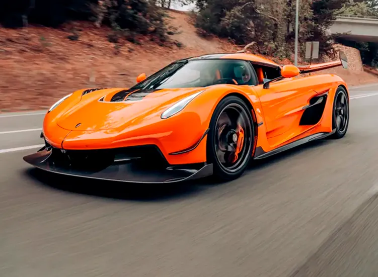 renting-koenigsegg-jesko-8-3.webp