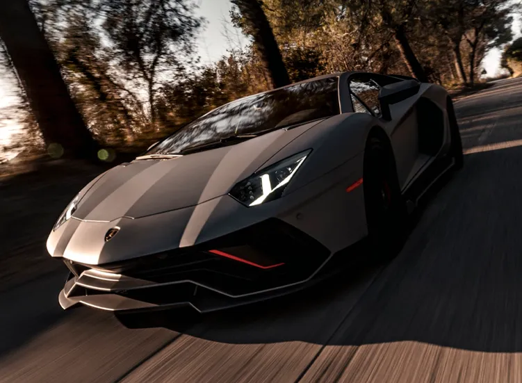 renting-lamborghini-aventador-6-3.webp