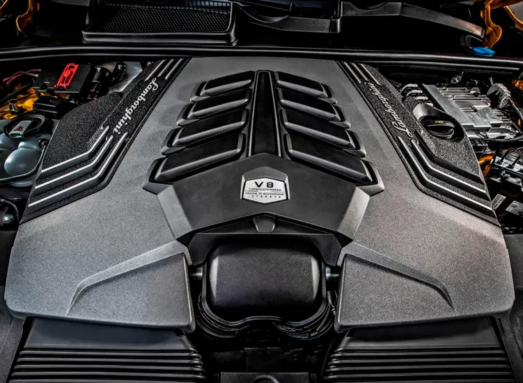 renting-lamborghini-urus-8-3.webp