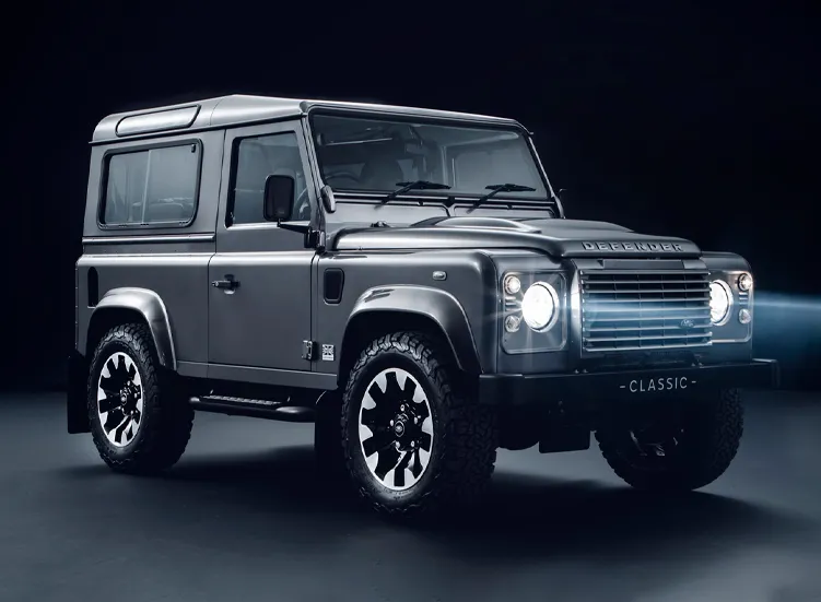 renting-land-rover-defender-1-3.webp