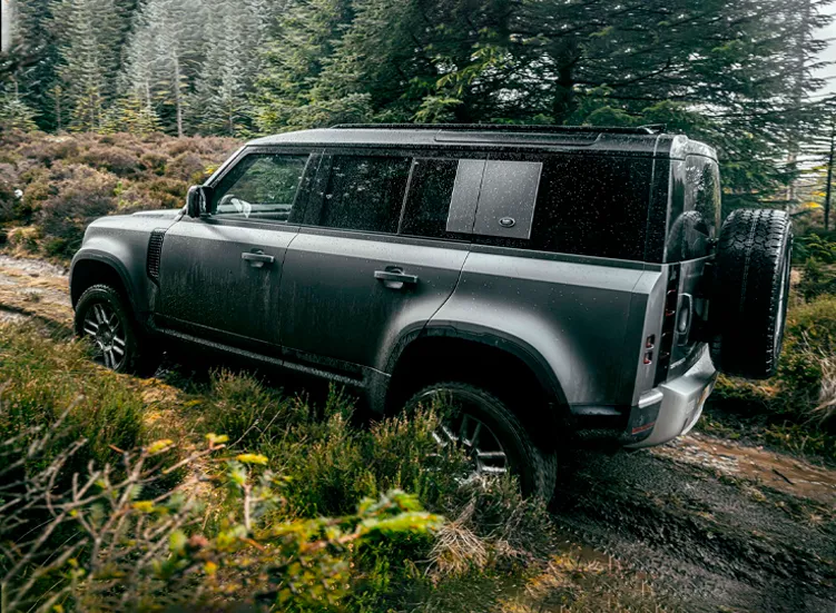 renting-land-rover-defender-6-3.webp