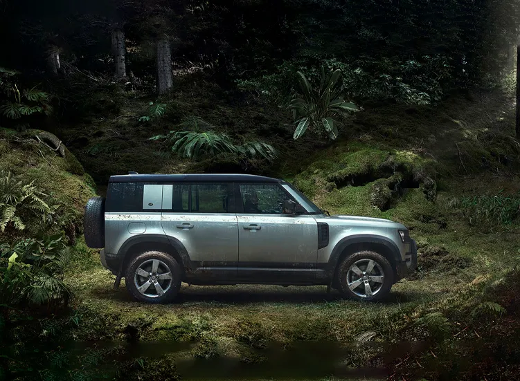 renting-land-rover-defender-7-3.webp