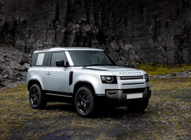 renting-land-rover-defender-8-3.webp