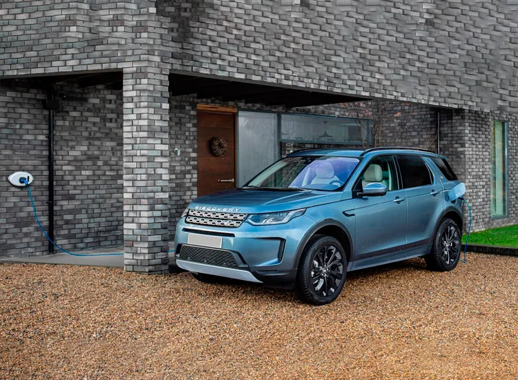 renting-land-rover-discovery-sport-1-3.webp