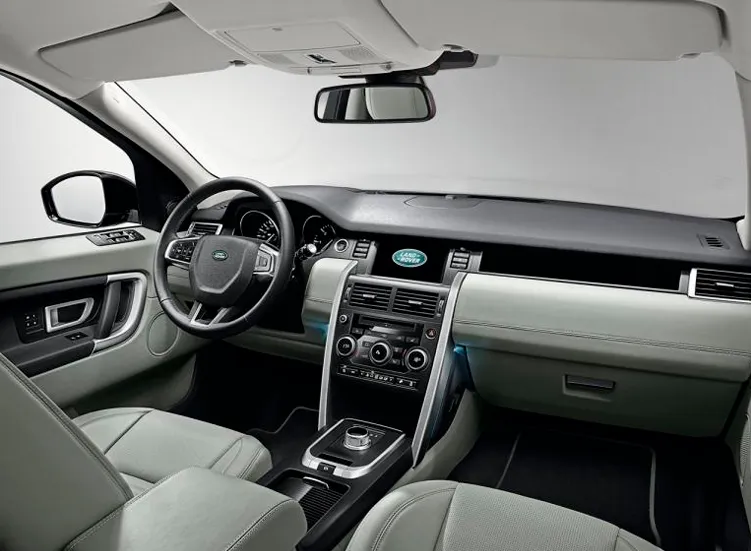 renting-land-rover-discovery-sport-5-3.webp