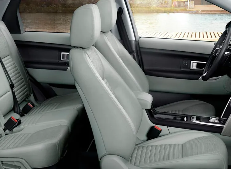 renting-land-rover-discovery-sport-7-3.webp
