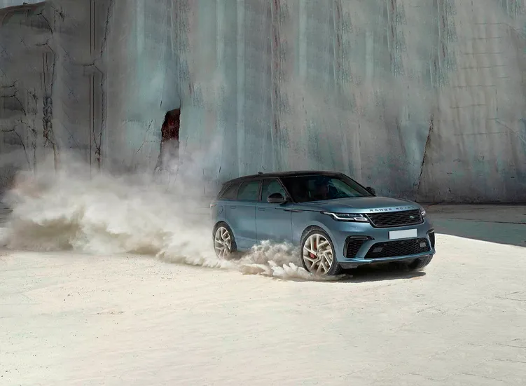 renting-land-rover-range-rover-velar-3-3.webp