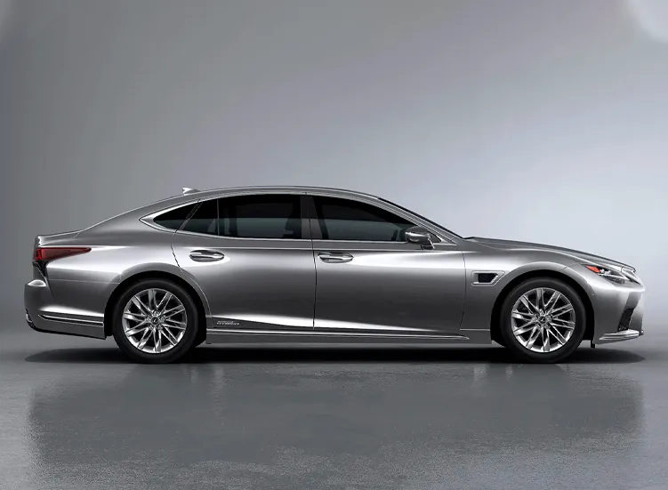 renting-lexus-ls-4-3.webp