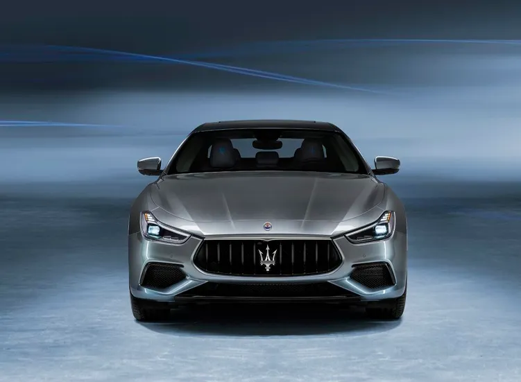 renting-maserati-ghibli-1-3.webp