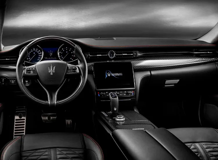 renting-maserati-quattroporte-6-4.webp