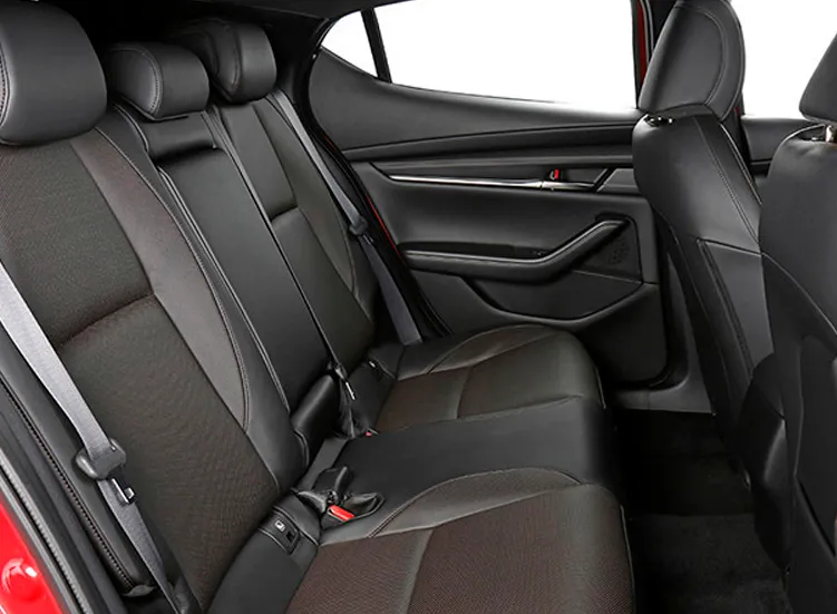 renting-mazda-3-7-3.webp