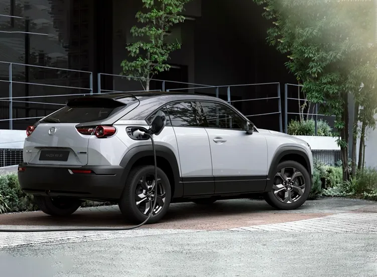renting-mazda-mx-30-2-3.webp