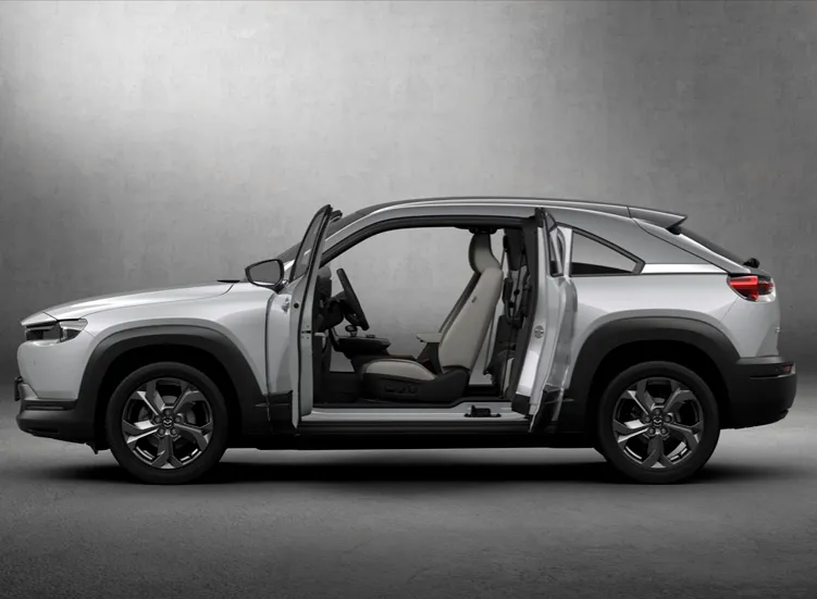 renting-mazda-mx-30-3-3.webp